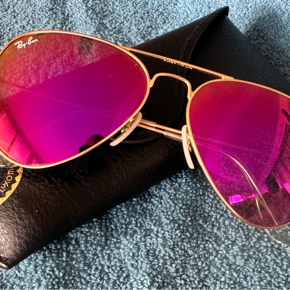 LIKE NEW Bright Pink Mirrored Ray Ban Aviator Sunglasses